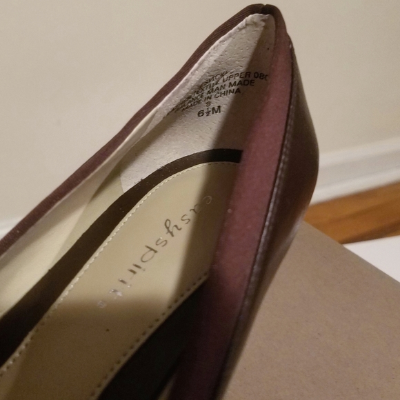 NWB Brown Leather Easy Spirit Heels - Picture 6 of 6